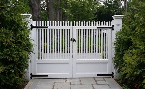 294 - NY - Custom Double Gate - Custom Gates - Walpole Outdoors Firefly Garden, Walpole Outdoors, Old House Design, House Front Door Design, Fence Gate Design, Car Port, Gate Designs, Outdoor Trellis, Double Gate