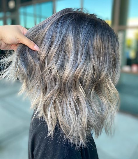 Gray Balayage with Metallic Finish Gray Highlights Brown Hair, Highlights For Gray Hair, Brown Hair With Silver Highlights, Gray Highlights, Platinum Hair Color, Gray Balayage, Grey Blonde Hair, Short Hair Highlights, Grey Highlights