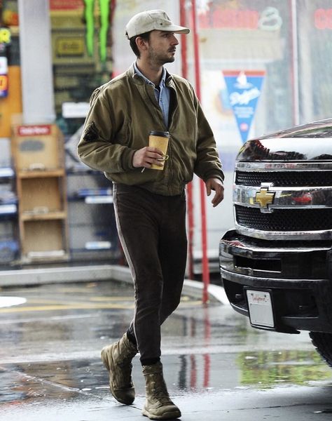 Shia Labeouf Boots, Shia Labeouf Style, Plain White Sweatshirt, Normcore Outfits, Unique Fashion Style, Shia Labeouf, Men Street, Men Fashion Casual Outfits, Streetwear Men Outfits