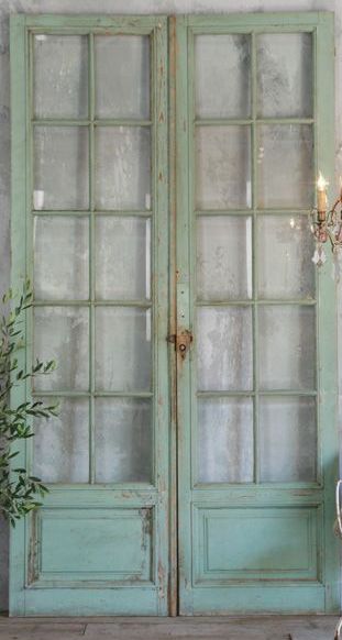 Double Door Entryway, Porte In Ferro, Antique French Doors, French Door Curtains, Shop Doors, French Doors Patio, Apartment In Paris, Antique Doors, Green Door