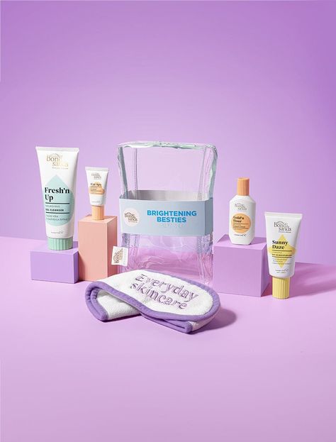 Healthy, Happy, Real Skin Give the gift of glowing skin with our Brightening Besties Gift Set! All your Everyday Skincare favourites now come in our Clear Travel Bag, the perfect accessory for every day. We’ve combined our ultimate Everyday Skincare products to help you achieve brighter, nourished and protected skin to leave you with a radiant complexion. Bundle Includes: 1 x Fresh’n Up Gel Cleanser Treat your skin and Fresh’n Up with our gentle gel cleanser that works to cleanse the skin, remov Clear Travel Bag, Skincare Bundle, Everyday Skincare, Real Skin, Collagen Mask, Night Moisturizer, Hydrating Moisturizer, Brightening Cream, Skincare Gift Set