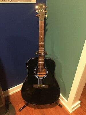 #@! Yamaha F335 Acoustic Guitar in Black And Road Runner Hard... Yamaha Fg800, Guitar Case, Road Runner, Acoustic Guitar, Music Instruments, Guitar, Black