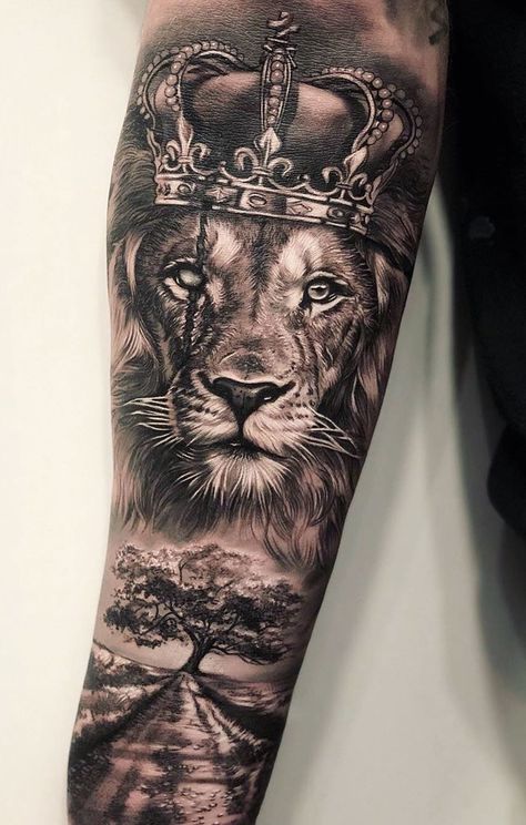 cool lion tattoo ideas © tattoo artist DARIO CASTILLO @castillo.dario ❤❤❤❤❤ Lion Tattoo Half Sleeve, Herren Hand Tattoos, Lion Forearm Tattoos, Animal Sleeve Tattoo, Tier Tattoo, Lion Tattoo Sleeves, Lion Tattoos, Mens Lion Tattoo, Tato Henna