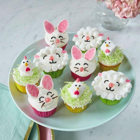 Step-by-step tutorials to make six cute and easy Easter cupcakes: bunny, duckling, fluffy lamb, piglet, calf, and a hen in an Easter grass nest. Yum! Lamb Cupcakes, Easter Cupcakes Easy, Easter Bunny Cupcakes, Easter Cupcake, Bunny Cupcakes, Easter Baking, Easy Cupcakes, Easter Cupcakes, Cute Cupcakes