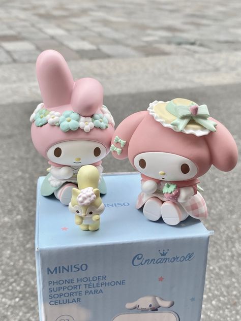 Sanrio Figurine, Heo Peppa, Drawing Toys, Baby Pink Aesthetic, Magic Aesthetic, Kawaii Room, Support Telephone, Hello Kitty Pictures, Hello Kitty Items