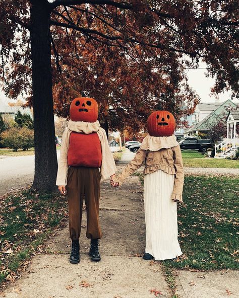 Pottsfield Pumpkin Costume, Scarecrow Pumpkin Head, Pumpkin Farmer Costume, Pumpkin People Costume, Otgw Halloween Costume, Pumpkin Scarecrow Costume, Paper Mache Pumpkin Head Costume Diy, Otgw Costumes, Pumpkin People Ideas