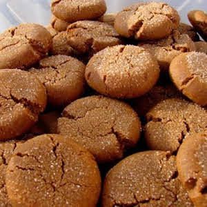 'Just saved Spice Cookies (Gewurzplatzchen) in my Recipe Box! #justapinchrecipes Marzipan Cookies Recipe, Cardamom Cookies Recipe, German Deserts, Spice Cookies Recipe, Honey Cookies Recipe, Spice Cookie Recipes, Delicious Cookies Homemade, Spritz Cookie Recipe, Meringue Cookie Recipe