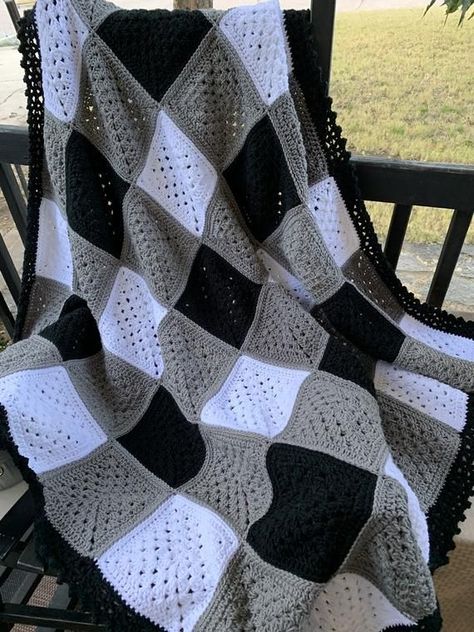 Plaid Knitting, Crochet Buffalo, Check Blanket, Buffalo Plaid Blanket, Crochet Caps, Farmhouse Blankets, Blanket Black, Manta Crochet, Crochet Winter