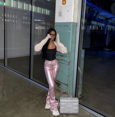 Pink And Silver Birthday Outfit, Pink Friday Outfits, Nicki Minaj Concert Outfit, Nicki Concert, Nicki Minaj Concert, Fall Birthday Outfit, Nicki Minaj Pink Friday, Fancy Outfit, Friday Outfit