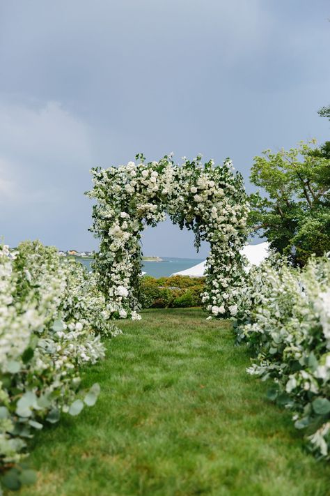 Wedding Venues Garden, Rhode Island Wedding Venues, Blue Wedding Theme, Lawn Wedding, Wedding Dress Blue, Rhode Island Wedding, Wedding Design Decoration, Garden Wedding Inspiration, Hail Storm