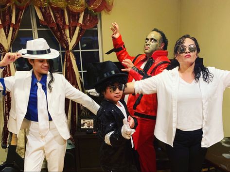 Michael Jackson Kids Costume, Michael Jackson Halloween Costume, Halloween Diy Costumes, Michael Jackson Halloween, Ideas Carnaval, Michael Jackson Costume, Family Costumes Diy, Diy Costumes Kids, Pep Rally