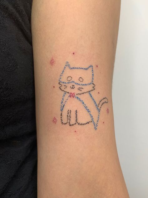 Gato kitty batman 
Cat tattoo
Tatuaje gato 
Tatuaje crayola Crayon Tattoo Crayola, Crayon Tattoo Ideas, Crayon Tattoo, Wolf Tattoos For Women, Tattoo Collection, Wolf Tattoos, Color Lines, Cat Tattoo, Infinity Tattoo