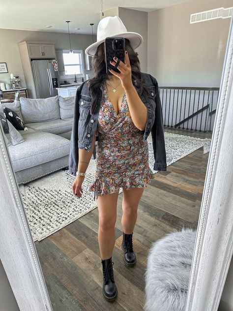 Combat Boot And Dress Outfit, Jacket Over Shoulders, Combat Boots And Dresses, Meghan Sisco, Girly Grunge Outfits, Winery Outfit Ideas, Floral Mini Dress Outfit, Winery Outfit, Girly Grunge