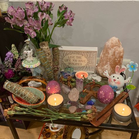 Spring Altar, Ostara Altar Ideas, Ostara Party, Ostara Altar, Ostara Decorations, Ostara Aesthetic, Pagan Calendar, Spring Toddler Crafts, Spring Arts And Crafts