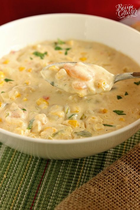 Creamy Shrimp & Corn Soup - A creamy Cajun-flavored soup filled with shrimp, corn, and potatoes and ready in about 30 minutes. It's a great soup for company too! Shrimp And Corn Soup, Chicken And Corn Chowder, Corn And Potatoes, Shrimp And Corn, Shrimp Corn, Chicken And Corn, Corn Soup Recipes, Creamy Shrimp, Shrimp Soup