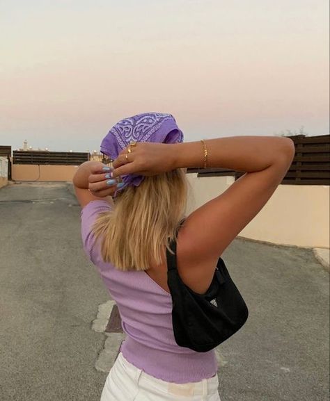 What Color Goes With Lavender, Lavender Colour Combination, Lavender Outfit Ideas, Burgundy Outfit Ideas, Lavender Outfits, Drindl Dress, Fall Fashion Outfits Casual, Lavender Outfit, Lavender Colour