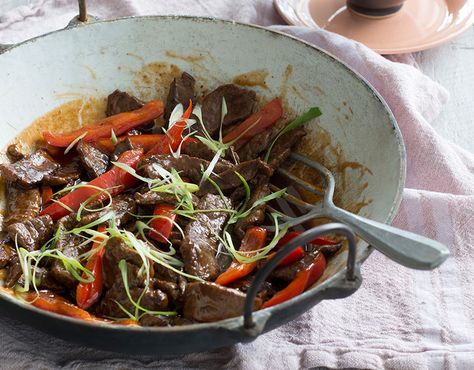 This easy Beef Stir Fry recipe will keep you and the family cosy. Season with spring onions and serve over a portion of Fluffy White Rice. Recipe by IGA. Mongolian Lamb Recipe, Mongolian Food, Easy Beef Stir Fry, Beef Stir Fry Recipes, Ww Recipe, Lamb Recipe, Mongolian Lamb, Fried Beef, Beef Stir Fry