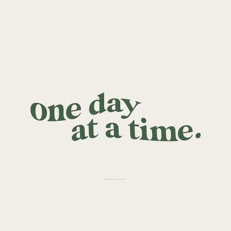 Typographie Inspiration, Green Quotes, Inspirerende Ord, Inspo Quotes, Motiverende Quotes, Quotes Happy, Life Quotes Love, One Day At A Time, Note To Self Quotes