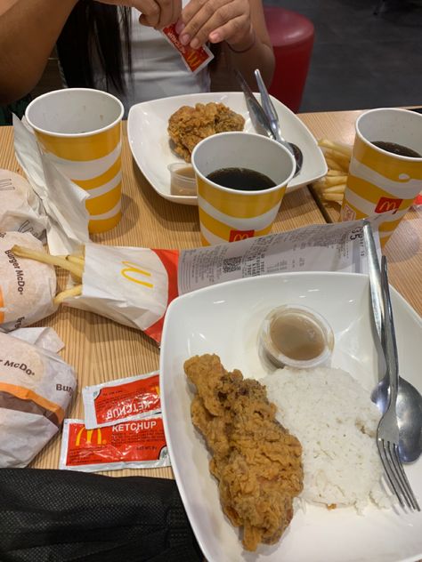 #favoritefood #mcdo #mcdonalds #food #fastfood #chicken #fries Mcdo Food, Mcdonalds Food, Chicken Fries, My Future Job, Future Job, Filipino Funny, Filipino Food, Favourite Food, Fake Pictures