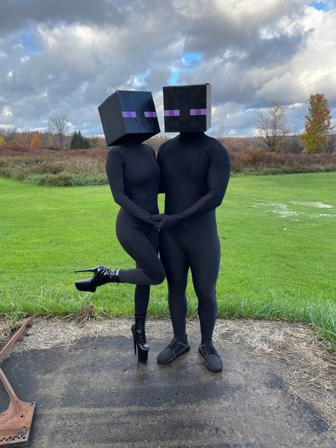 Minecraft Couple Costume, Halloween Cosplay Couple, Scary Halloween Costumes Duo, Matching Formal Outfits For Couples, Enderman Cosplay, Minecraft Couple, Couple Cosplay Ideas, Enderman Costume, Minecraft Cosplay