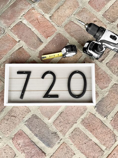 Diy House Sign, Diy House Numbers Ideas, Farmhouse House Numbers, Farmhouse Address Sign, Diy Address Sign, Porch Refresh, House Numbers Diy, Diy Mailbox, Old Time Pottery