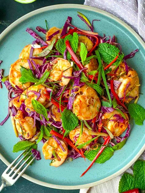 Thai Prawn Salad with Chilli Tamarind Dressing - The Devil Wears Salad Thai Prawn Salad, Prawn Salad Recipe, Thai Salad Dressings, Thai Salad Recipes, Asian Salad Recipe, Asian Salad Dressing, Asian Inspired Salad, Spicy Prawns, Prawn Salad