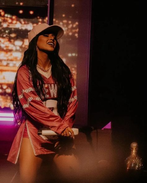 Becky G Aesthetic, Becky G Concert, Becky G Style, Becky G Outfits, Kara Danvers Supergirl, G Photos, Dressy Casual Outfits, Becky G, Music Aesthetic