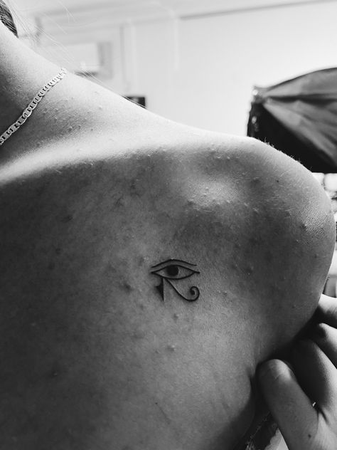 Horus Eye Tattoo Minimalist, Left Eye Tattoo, Eye Of Horus Tattoo Feminine, Eye Of Providence Tattoo, Eyes Tattoo Design, Providence Tattoo, Eye Of Horus Tattoo, Egyptian Eye Tattoos, Horus Tattoo