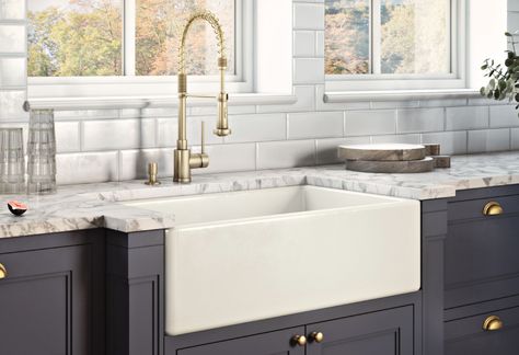 Modern American Kitchen, Home Kitchen Design, Apron Front Kitchen Sink, Fireclay Farmhouse Sink, Apron Front Sink, European Kitchens, American Kitchen, Farmhouse Aprons, Fireclay Sink