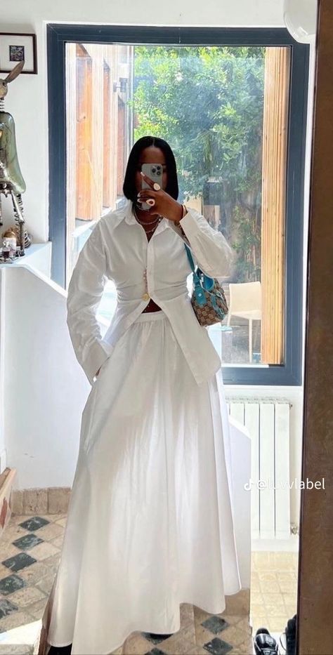 Demure Outfit, Feminine Black Women, Modest Girly Outfits, White Outfits For Women, Class Outfits, Chic Dress Classy, Ibiza Outfits, Effortlessly Chic Outfits, Classy Casual Outfits