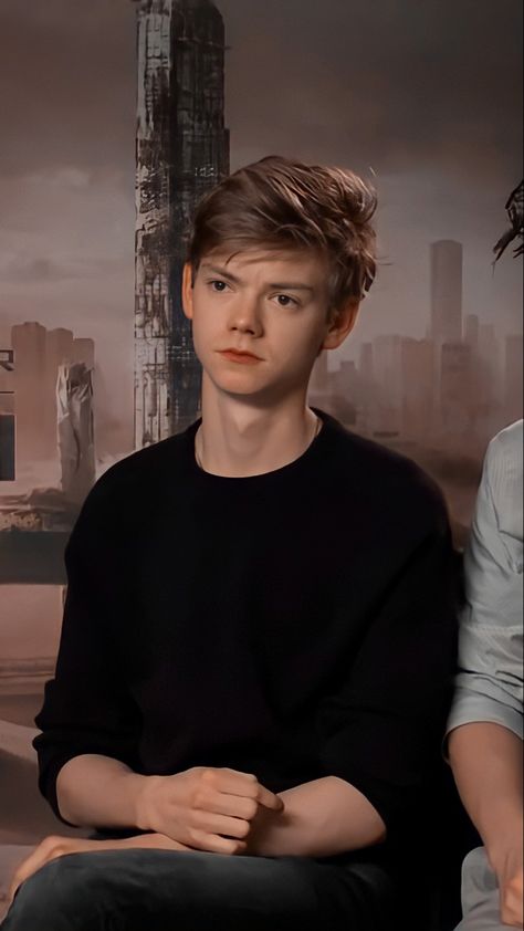 Thomas Brodie Sangster Imagines, Maze Runner Funny, Maze Runner Cast, Newt Maze Runner, Maze Runner Movie, Maze Runner Series, Thomas Sangster, Brodie Sangster, Thomas Brodie