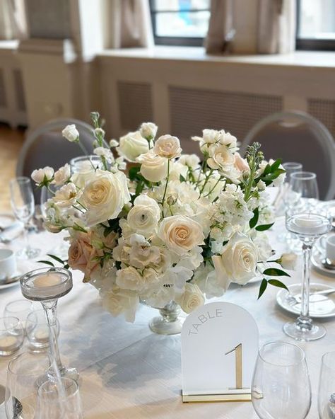 DeLight Floral (Toronto) on Instagram: "A mix of tall and low centerpieces to complement the grandeur of this beautiful space ⭐️⭐️⭐️

Connect with us if this is your vibe 💫 

Planning @vero_rebeccachanevents @rebeccachanevents 
Venue @fairmontroyalyork 
Tabletop Rentals and Loveseat @chairmanmills 

.
.
.
Wedding
Wedding Flowers
Floral Design
Bride
Wedding Inspiration" High And Low Wedding Centerpieces Flower Arrangements, High And Low Wedding Centerpieces, High And Low Table Centerpieces, Low Compote Centerpiece, High And Low Centerpieces, Low Wedding Centerpieces, Low Centerpieces, Bride Wedding, Beautiful Space