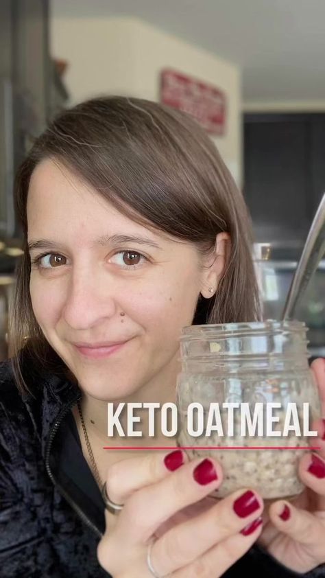 Low Carb Oatmeal, Keto Oatmeal, Keto Breakfast Smoothie, Easy To Make Breakfast, Low Carb Breakfast Recipes, Nuts And Seeds, Low Carb Meals Easy, Low Carb Breakfast, Oatmeal Recipes