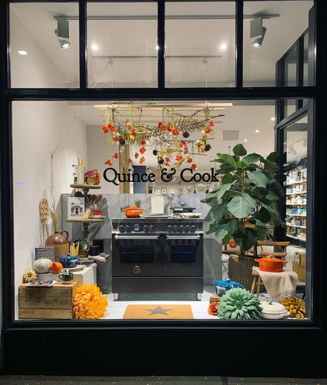 Cookware Display, Miele Kitchen, Shop Front Signs, Summer Window Display, Window Display Retail, Summer Window, Store Window Displays, Kitchen Showroom, Shop Windows