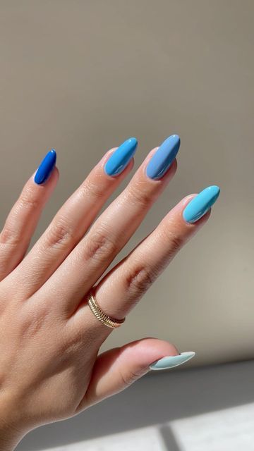 Anahi Victoria on Instagram: "Blue skittles💙 Using @lightslacquer Wish Bear, Bedtime Bear, Blue Moon, Forget Me Nots and Barry🤍 Shop my faves and use code ANAHI20 to save 20%! Link in my bio🤍 #nails #lacquerartist #diynails #nailart #nailvideos #nailarttutorial #nailinspo #summernails #nailtrends #nailartist #nailtutorials #bluenails #skittlemani" Easter Nails Ideas, Summer Ombre Nails, Spring Nails 2023, Make Nails, Gradient Nail Design, Summer Nails 2023, Blue Ombre Nails, Nails 2023, Gradient Nails