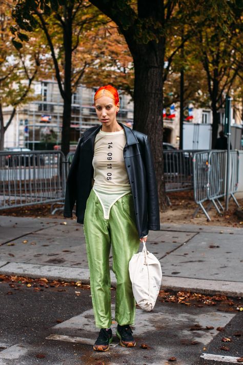 Funky Street Style, Colorful Streetwear, Paris Street Style Spring, 2020 Street Style, Street Style Spring, Fashion Week Spring 2020, Paris Fashion Week Street Style, Quirky Fashion, The Best Street Style