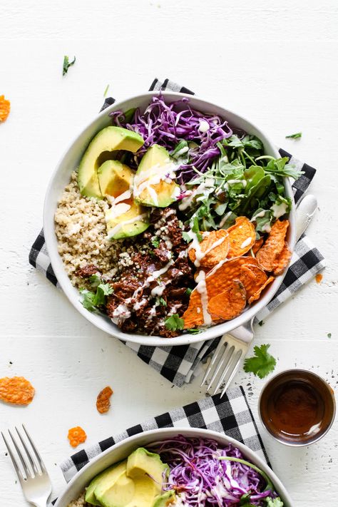 Jackfruit Bowl, Bowls With Sweet Potato, Bowl With Sweet Potato, Crispy Sweet Potato Chips, Bbq Jackfruit, Crispy Sweet Potato, Easy Bbq, Healthier Options, Easy Vegan Dinner