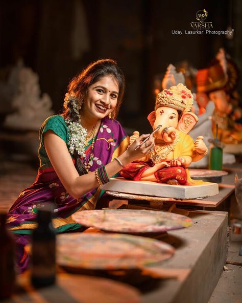 Ganpati Photoshoot, Ganpati Photography, Ganpati Festival, Cute Cheap Outfits, Teddy Bear Wallpaper, Ganesh Photo, Wedding Album Design, Saree Poses