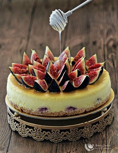 Figs are sweet and rich in taste and they are wonderful source in calcium, iron, magnesium, potassium and full of dietary fiber.  Fresh figs should be consumed within 2-3 days as they will perish easily once ripened. After eating some of the figs, I quickly used the leftovers to bake this beautiful light and zesty … Fig Cheesecake, Fig Recipes, Savory Cakes, Delicious Cake Recipes, Lemon Cheesecake, Quick And Easy Recipes, Honey Lemon, Savoury Cake, Let Them Eat Cake