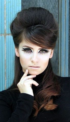 beehive hairdo hairstyle 1960s - Yahoo Image Search Results 60s Hair And Makeup, 1960s Hair And Makeup, Trendy We Fryzurach, 1960s Hair, 60s Hair, Retro Hair, Pin Up Hair, 60s Retro, Vintage Makeup