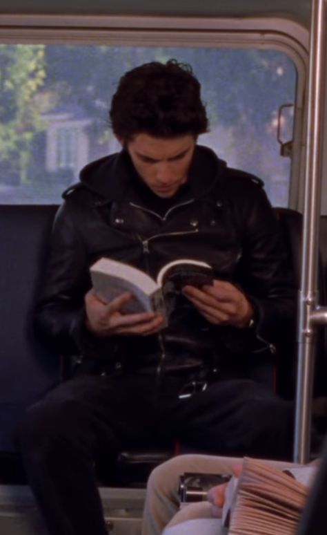 Jesse Gilmore Girls, Jess Mariano Reading, Gilmore Girls Jess And Rory, Jess Mariano Why Did You Drop Out Of Yale, Jess Reading, Gilmore Girls Luke Pushing Jess, Team Jess, Gilmore Girls Jess, Babette Ate Oatmeal