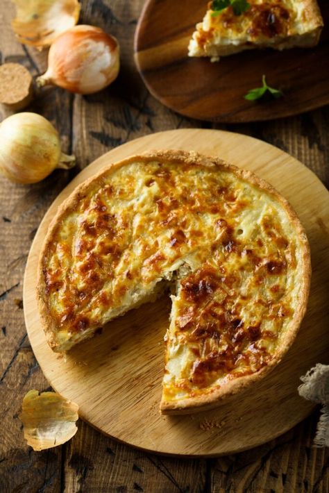 Cheese And Onion Pie Jamie Oliver Perfect Quiche Recipe, Cheese And Onion Pie, Zucchini Quiche, Onion Pie, Caviar Recipes, Jamie Oliver Recipes, Cheese Pies, Flaky Pie Crust, Shortcrust Pastry