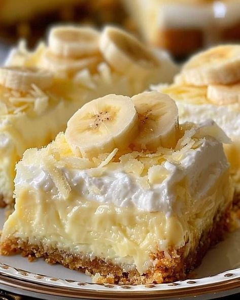 Optimal Recipes Optimal Recipes, Banana Pudding Cheesecake Bars, Creamy Banana Pudding, Pudding Cheesecake, Banana Pudding Cheesecake, Cheesecake Lovers, Banana Cheesecake, Nilla Wafers, Apple Cake Recipes