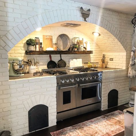 Brick Around Oven In Kitchen, Brick Oven Kitchen Indoor, Brick Arch Kitchen, Kitchen Remodel Farmhouse Style, Kitchen Remodel Farmhouse, Kitchen With Brick Wall, Garden Flat, Brick Archway, Remodel Farmhouse