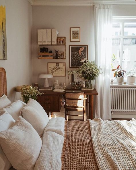 The Art of Simple Living 𝓫𝔂𝓜𝓮𝓰 ༄ House Room, Apartment Inspiration, Dream House Decor, My New Room, Cozy Bedroom, Apartment Therapy, New Room, 인테리어 디자인, House Inspiration