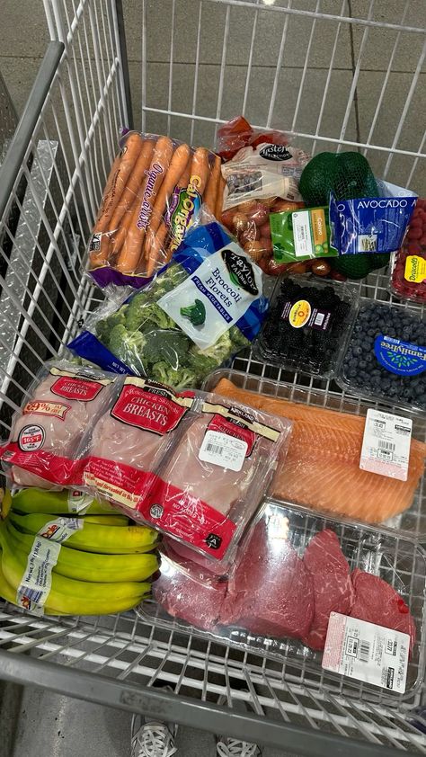 Healthy Shopping Cart Aesthetic, Healthy Shopping Cart, Grocery Shop Aesthetic, Healthy Grocery Shopping Aesthetic, Costco Aesthetic, Grocery Shopping Healthy, Smart Grocery Shopping, Groceries Aesthetic, Grocery Shopping Aesthetic