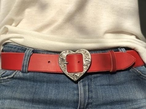 @springwagashi on Tumblr 90s Belt Women, Red Belt Aesthetic, Heart Belt Buckle, Different Styles Fashion List, Red Belt Outfit, Fun Belts, Aesthetic Belts, Belt Aesthetic, Cute Belts