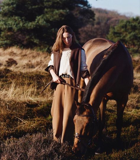 Ralph Lauren Photography, Women's Equestrian, Horse Girl, Scandinavian Style, Dream Life, Equestrian, Fashion Clothes Women, Clothing And Shoes, Latest Fashion