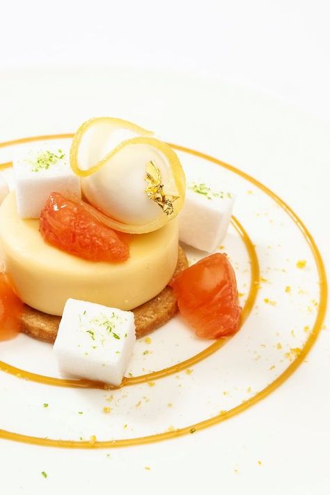 Citrus Plated Desserts, Plated Desserts Recipes, Lemon Plated Dessert, Dessert Plating Ideas Fine Dining, Plating Dessert, Grapefruit Dessert, Cocoa Butter Cream, Citrus Desserts, Fine Dining Desserts