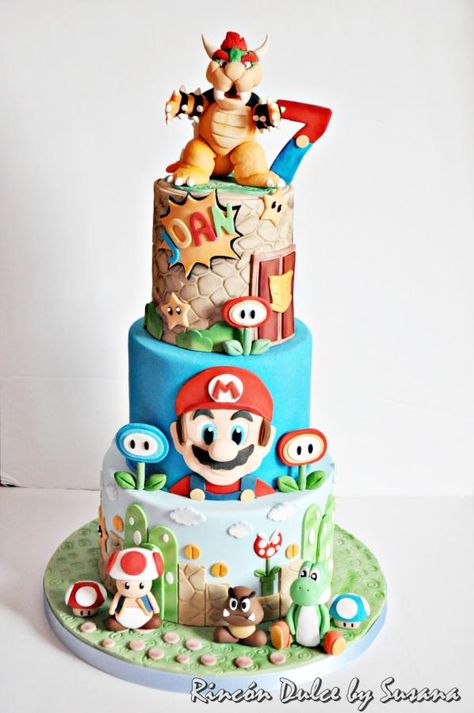 Super Mario Cake / Tarta Super Mario by rincondulcebysusana Super Mario Torte, Nintendo Cake, Mario Kart Cake, Bolo Do Mario, Bolo Super Mario, Mario Birthday Cake, Mario Bros Cake, Super Mario Cake, Mario Cake